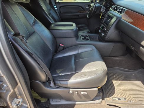 Used 2007 GMC Sierra 1500 SLT w/ Entertainment Package RWD image 14