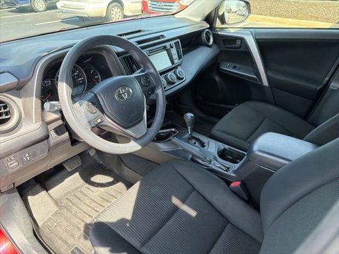 Used 2016 Toyota RAV4 LE image 9