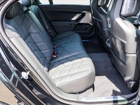 New 2025 BMW 760i xDrive image 24