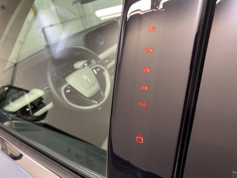 New 2026 Lincoln Aviator AWD image 29