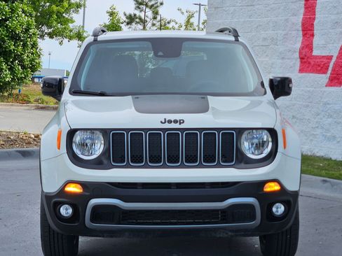 Used 2023 Jeep Renegade Latitude w/ Sun/Sound Group AWD/4WD image 2