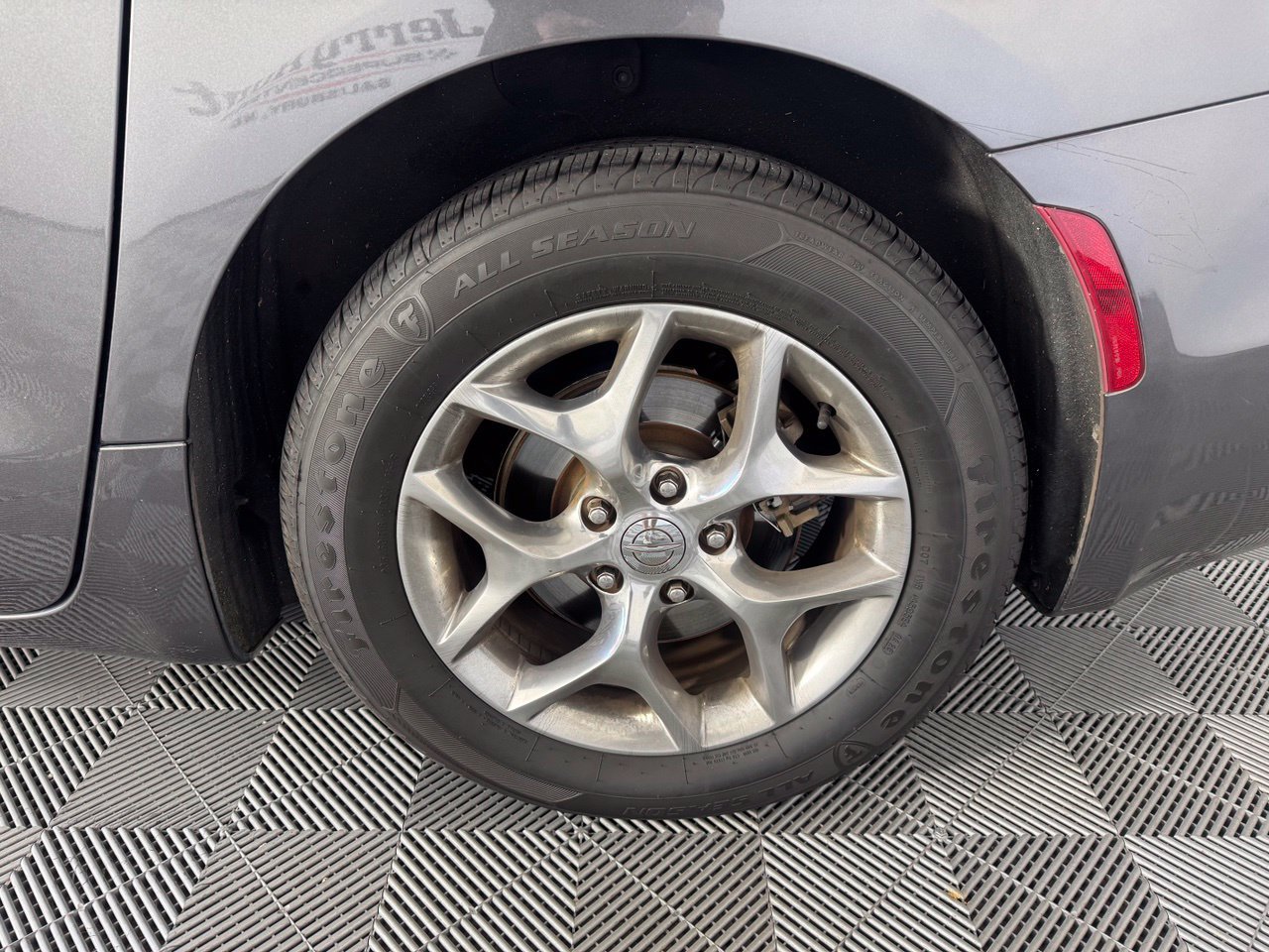 Used 2017 Chrysler Pacifica Limited FWD image 14