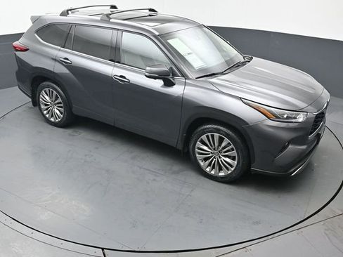 Used 2023 Toyota Highlander Platinum AWD/4WD image 51