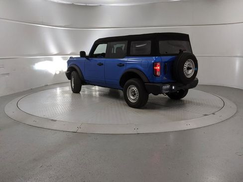 New 2025 Ford Bronco 4-Door image 4