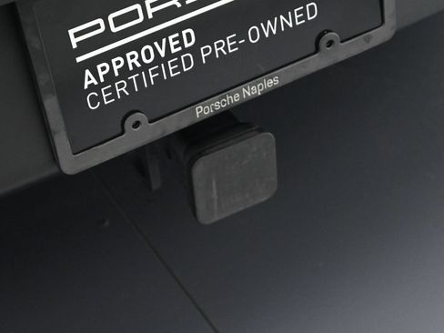 Used 2025 Porsche Macan AWD/4WD image 32