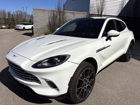 Used 2021 Aston Martin DBX image 1