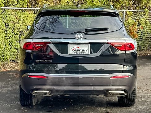 Used 2024 Buick Enclave Premium image 4