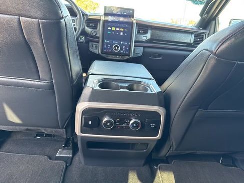 Used 2024 Ford Expedition Limited image 37