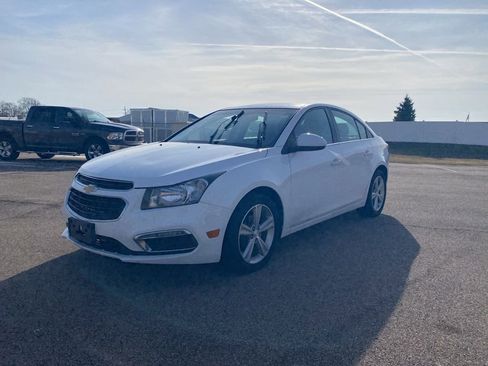 Used 2015 Chevrolet Cruze LT image 10