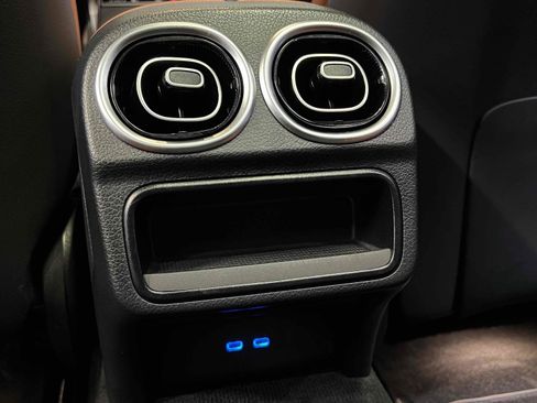 Used 2024 Mercedes-Benz C 300 Sedan image 32
