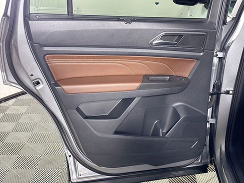 Certified 2023 Volkswagen Atlas SE w/ Black Wheel Package image 18