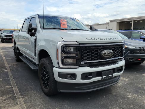 Used 2025 Ford F250 XLT w/ Black Appearance Package AWD/4WD image 6