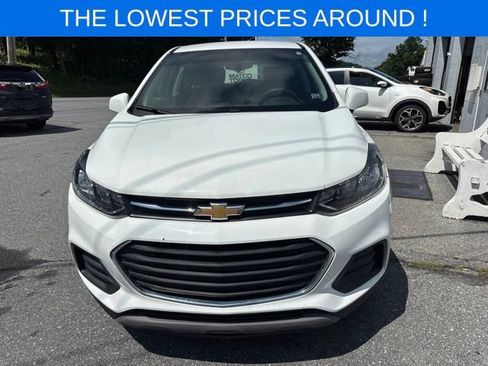 Used 2017 Chevrolet Trax LS FWD image 2