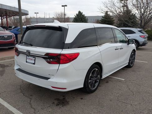 Used 2023 Honda Odyssey Elite image 3