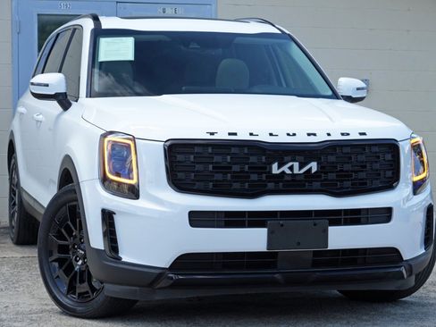Used 2022 Kia Telluride EX w/ EX Premium Package AWD/4WD image 2