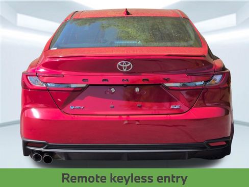 Used 2025 Toyota Camry SE FWD image 5