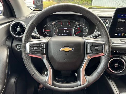 Used 2025 Chevrolet Blazer LT image 16
