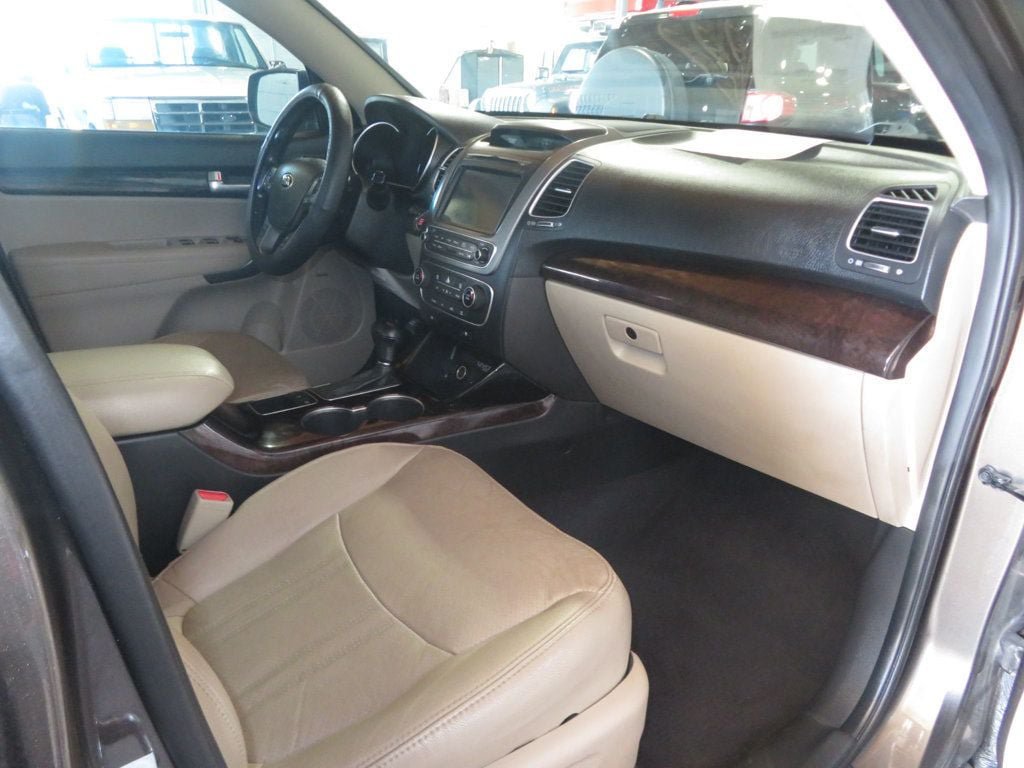 Used 2014 Kia Sorento EX w/ EX V6 Touring Package FWD image 34