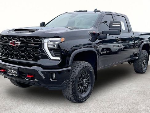 Used 2025 Chevrolet Silverado 2500 ZR2 w/ LPO, Dark Essentials Package AWD/4WD image 13