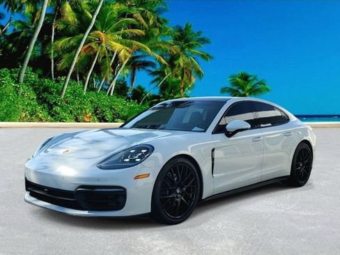 Used 2023 Porsche Panamera RWD image 30