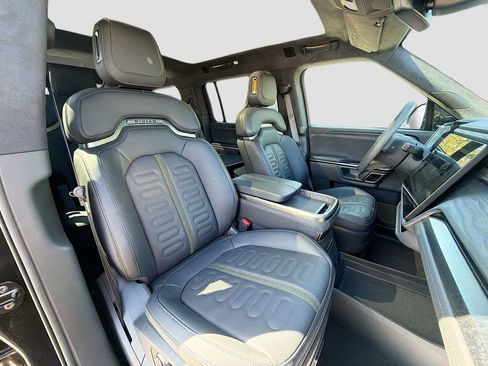 Used 2023 Rivian R1S Launch Edition image 18