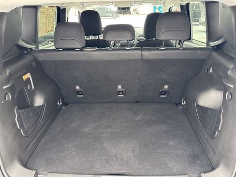 Used 2021 Jeep Renegade Sport image 27