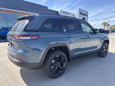 New 2026 Jeep Grand Cherokee Limited w/ Limited Altitude Package RWD image 7