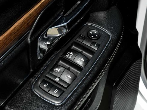 Used 2018 RAM 1500 Laramie w/ Convenience Group AWD/4WD image 41