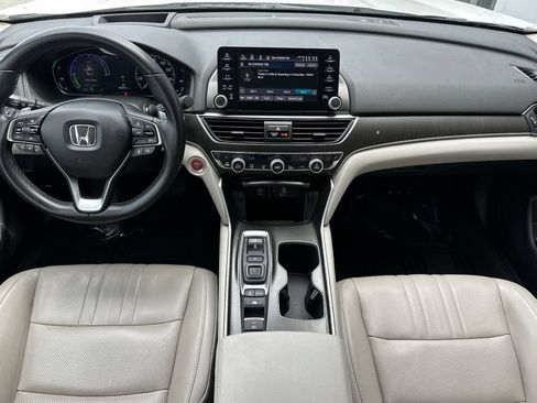 Used 2018 Honda Accord Touring image 12