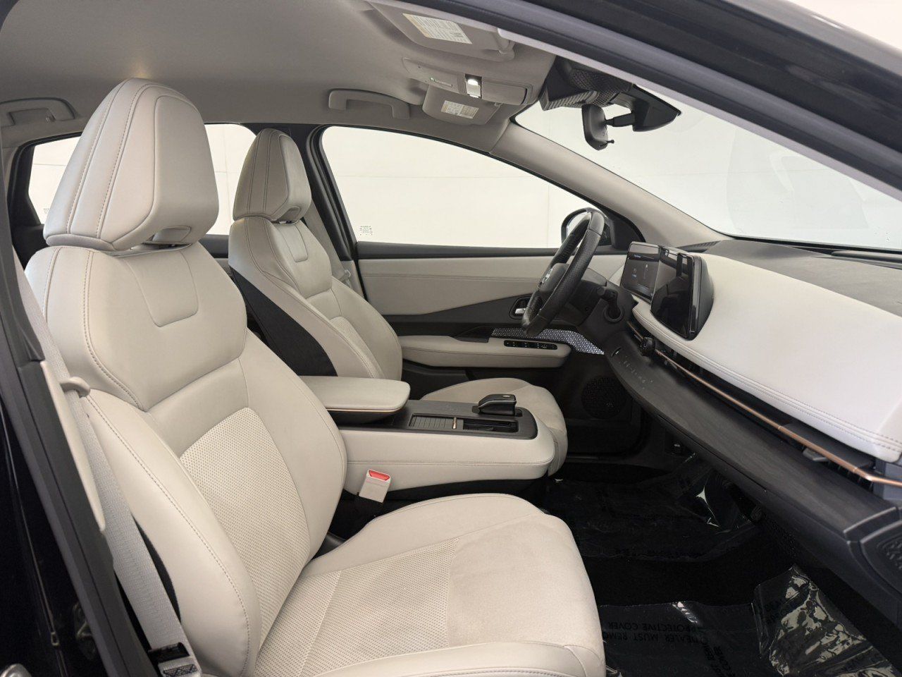 Used 2024 Nissan Ariya AWD image 10