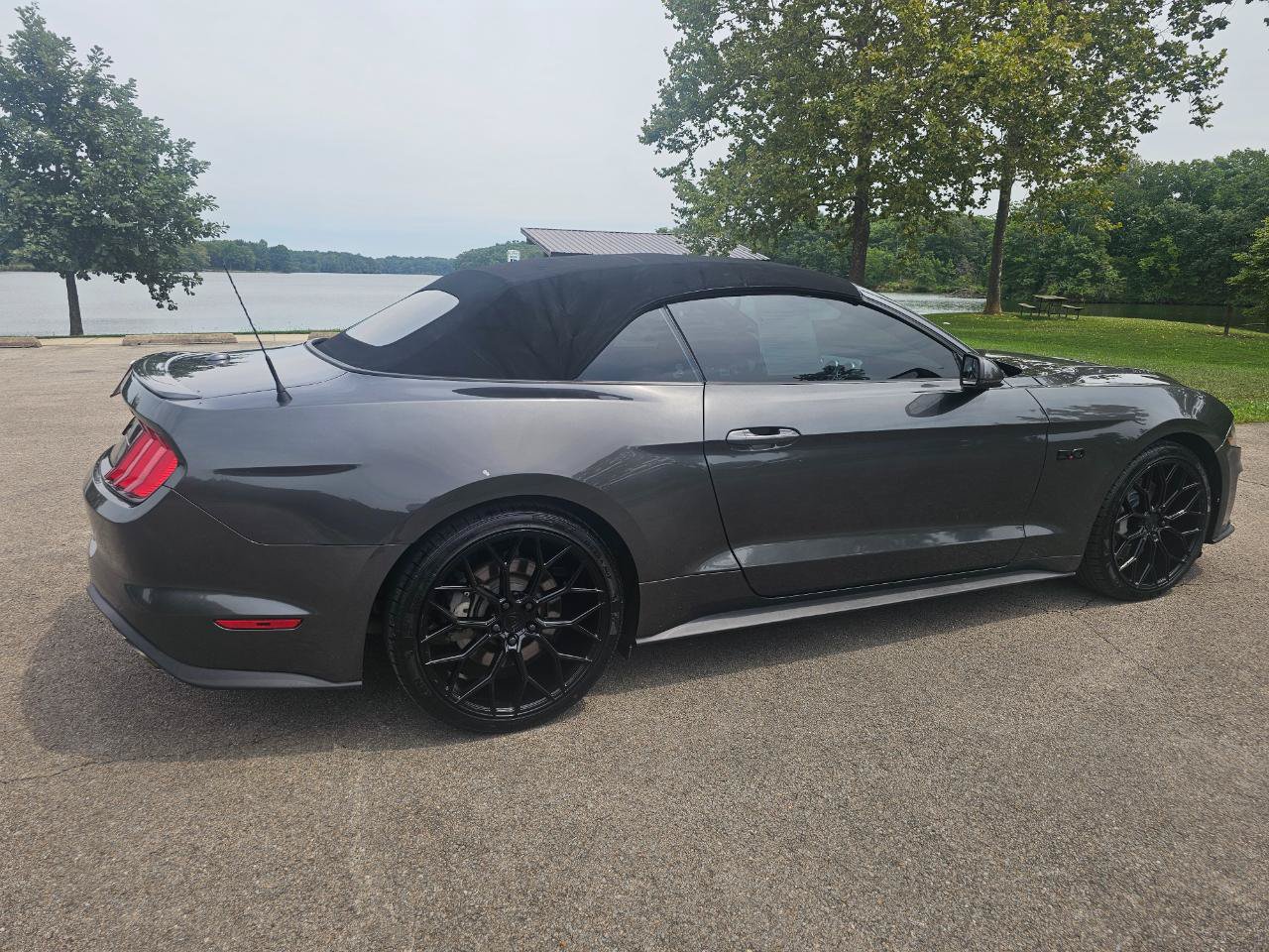 Used 2020 Ford Mustang GT Premium RWD image 4