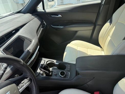 Used 2021 Cadillac XT4 Sport FWD image 12