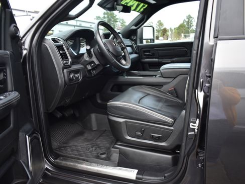 Used 2024 RAM 2500 Limited image 12