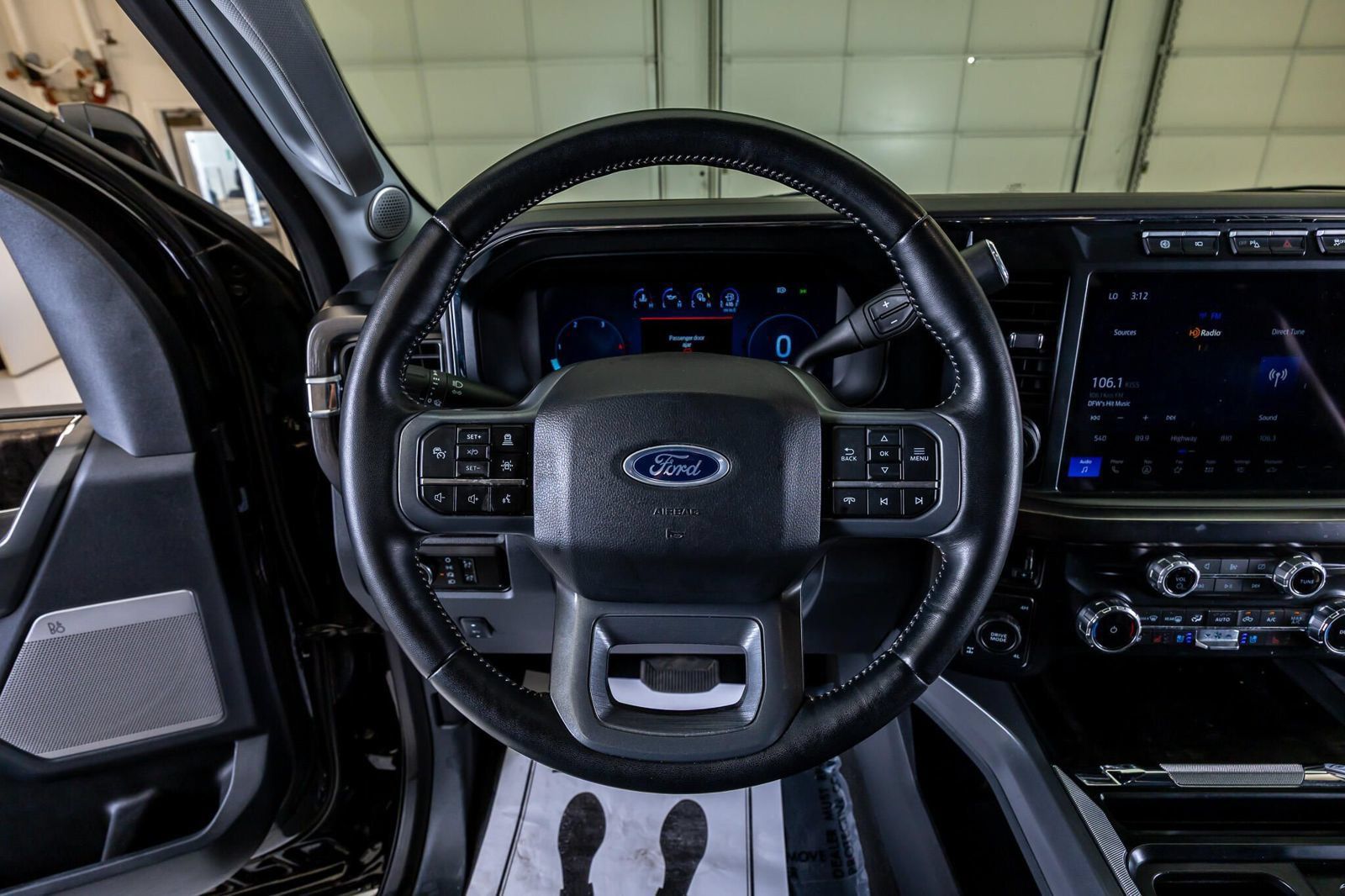 Used 2024 Ford F250 Lariat w/ Lariat Ultimate Package AWD/4WD image 17