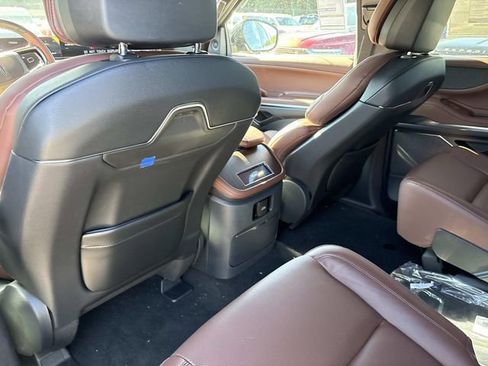 New 2026 Lincoln Navigator Reserve AWD/4WD image 17