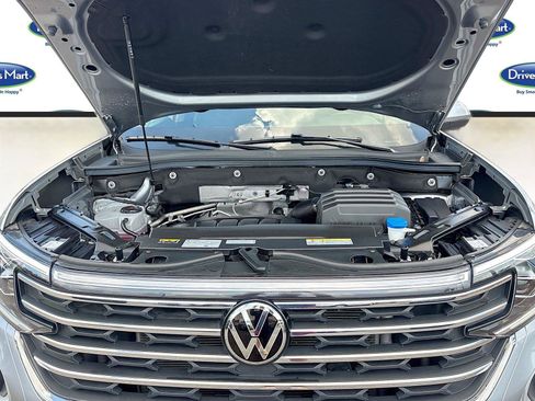 Used 2025 Volkswagen Atlas SE FWD image 30
