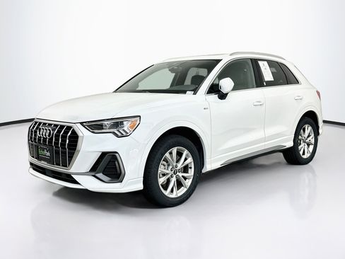 Used 2024 Audi Q3 2.0T Premium AWD/4WD image 3