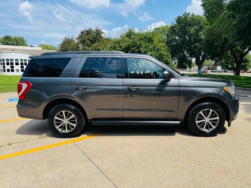 Used 2020 Ford Expedition XLT AWD/4WD image 2