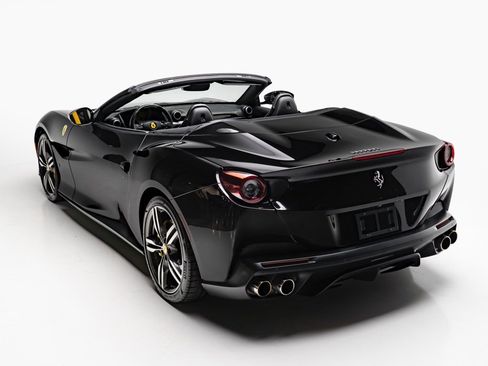 Used 2019 Ferrari Portofino Base image 9