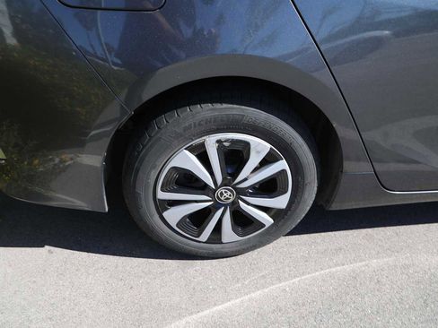 Used 2019 Toyota Prius Prime Premium w/ Carpet Mat Package image 12