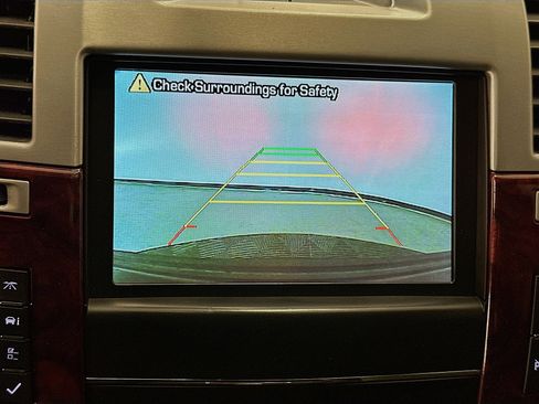 Used 2012 Cadillac Escalade Premium image 23