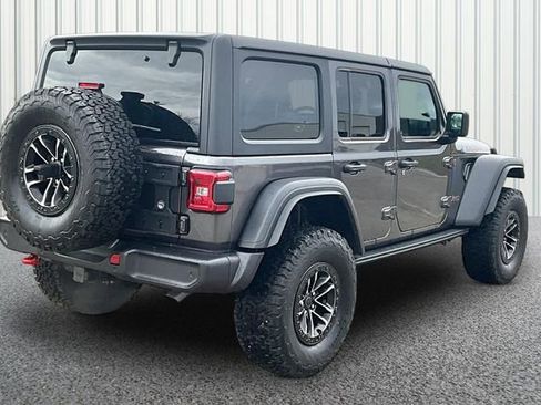 Used 2025 Jeep Wrangler Unlimited Rubicon w/ XTREMEE 35" Tire Package image 12