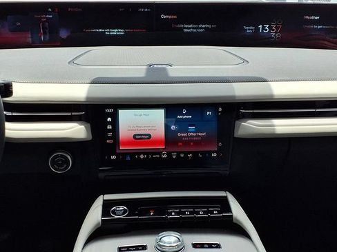 New 2026 Lincoln Navigator Premiere AWD/4WD image 11