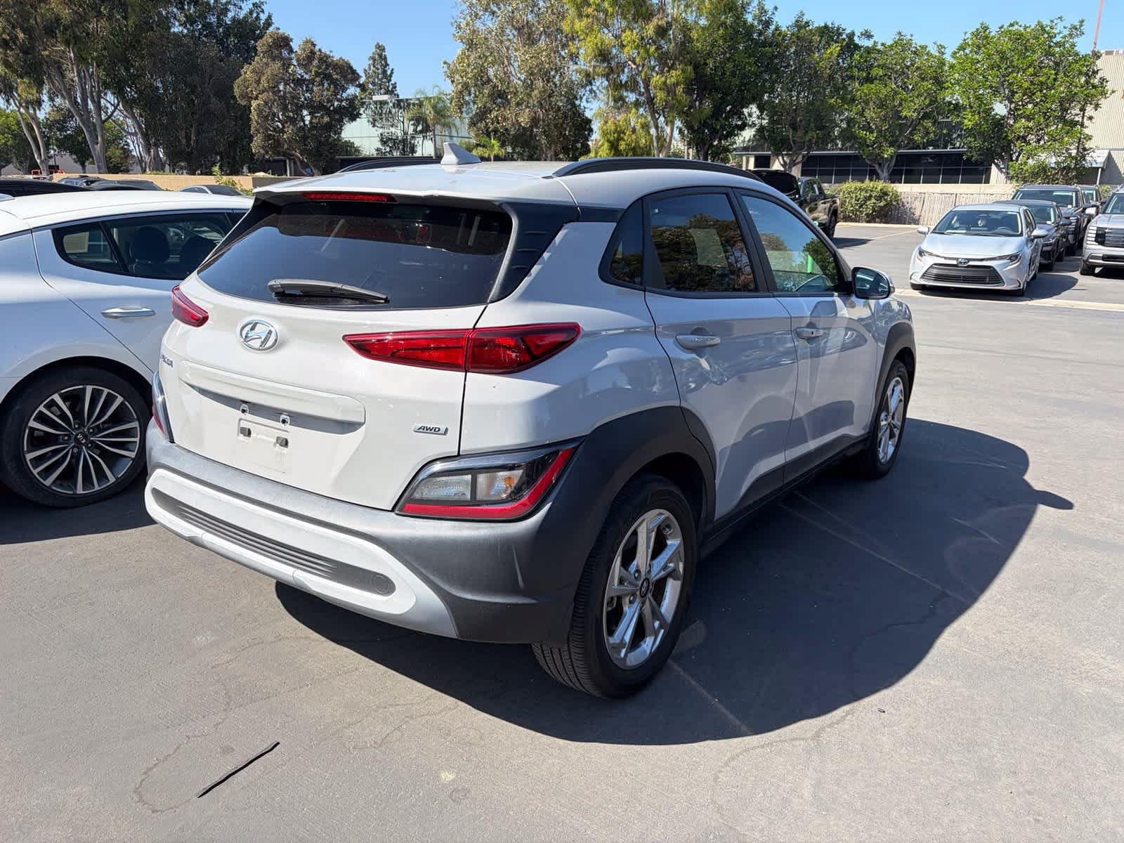 Used 2023 Hyundai Kona SEL AWD/4WD image 3
