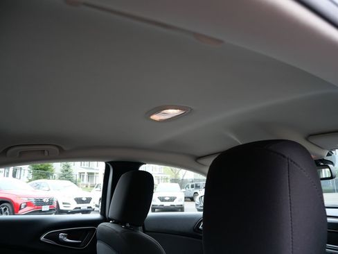 Used 2016 Chrysler 200 Limited w/ Convenience Group FWD image 29