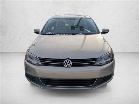 Used 2013 Volkswagen Jetta SE image 2
