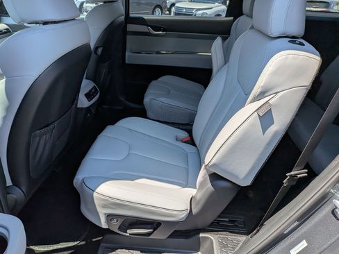 Used 2025 Hyundai Palisade SEL FWD image 29
