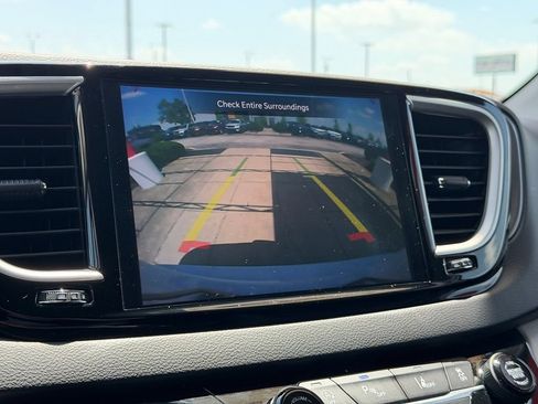 Used 2024 Chrysler Pacifica Touring-L FWD image 20