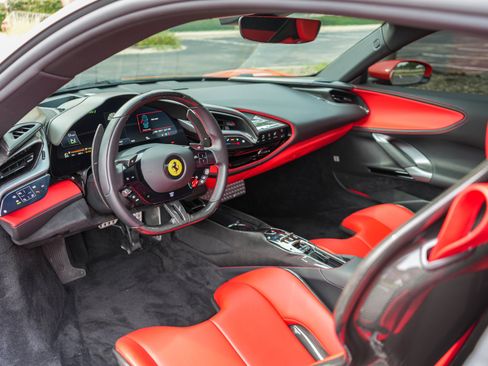 Used 2022 Ferrari SF90 Stradale AWD/4WD image 18