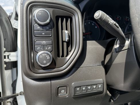 Used 2024 GMC Sierra 2500 Pro w/ Convenience Package AWD/4WD image 17